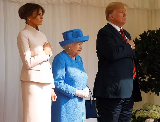 Tổng thống Trump cùng phu nhân Melania diện kiến nữ Hoàng Anh.