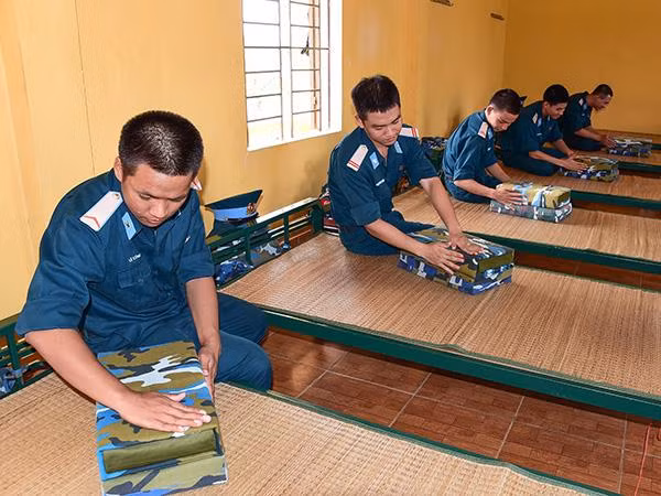 Trước giờ kiểm tra nội vụ.