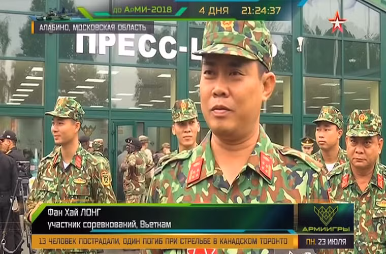 Theo Đại tá Phan Hải Long thành viên đội tuyển Việt Nam tham dự Tank Biathlon – 2018 trả lời phỏng vấn Zvezda cho biết, “Việt Nam hiện chưa có xe tăng T-72B3 và đội tuyển chỉ mới được tập luyện với xe tăng trong một thời gian ngắn, dù vậy đội tuyển vẫn sẽ cố gắng vượt qua mọi khó khăn và hoàn thành xuất sắc nhiệm vụ.” Nguồn ảnh: Zvezda.