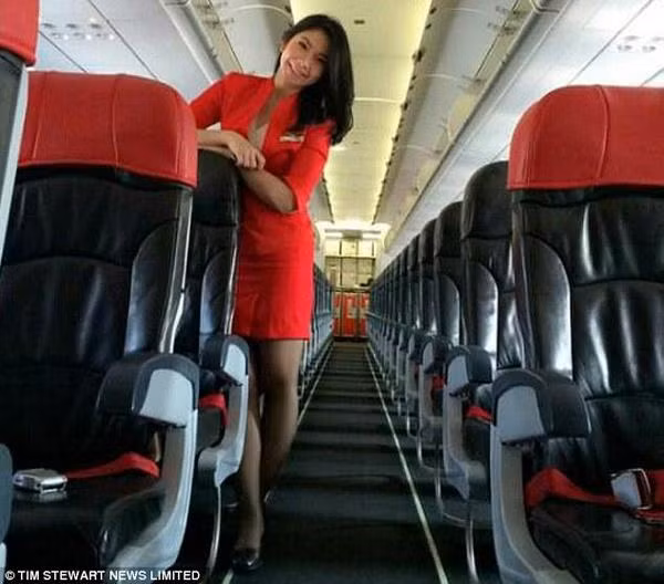 Tiec thuong nhan sac nu tiep vien Air Asia duoc tim thay-Hinh-2
