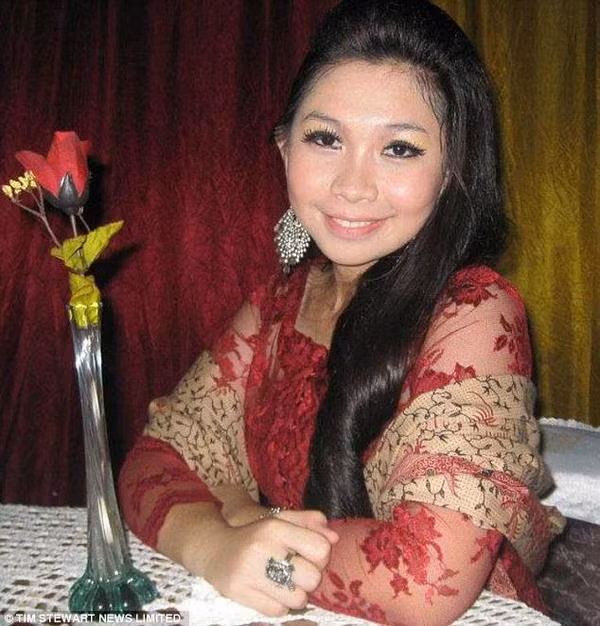 Tiec thuong nhan sac nu tiep vien Air Asia duoc tim thay