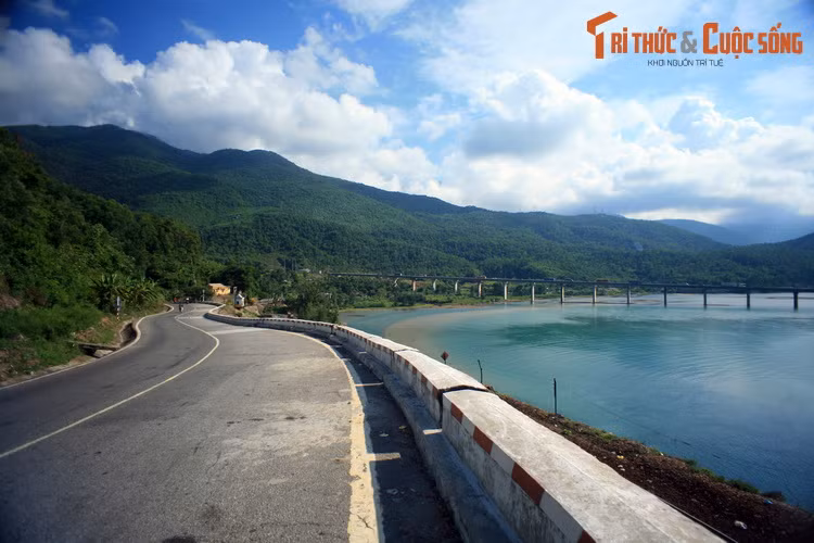 Kỳ thú chuyện vua Khải Định phát hiện ra vịnh Lăng Cô Ky thu chuyen vua Khai Dinh phat hien ra vinh Lang Co