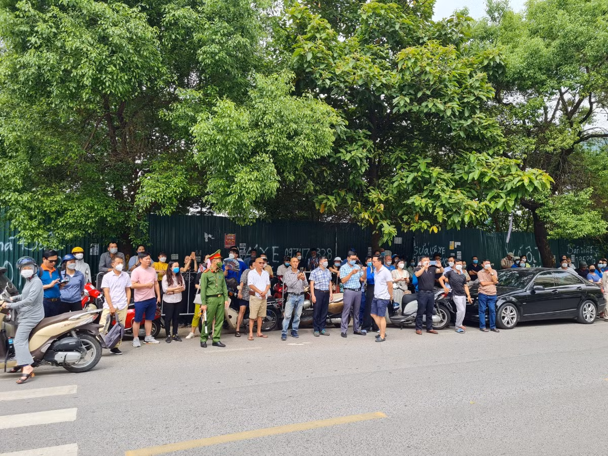 Ha Noi: Nhung hinh anh xuc dong trong Ky thi tot nghiep THPT 2022-Hinh-12