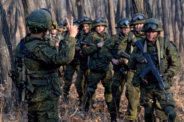 Trang Avia của Nga dẫn lời Thiếu tướng về hưu Valery Malevanny thuộc Cơ quan an ninh Liên bang Nga - FSB tuyên bố rằng các lực lượng ứng trực bảo vệ cầu Crimea luôn trong tình trạng sẵn sàng chiến đấu cao.