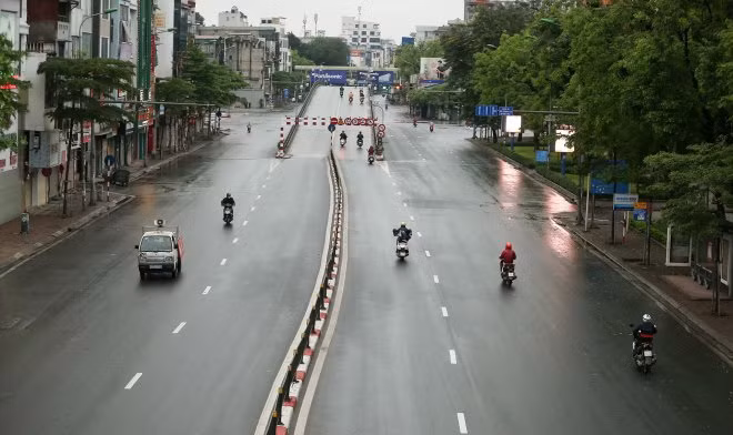 TP Yen Bai thuc hien gian cach xa hoi noi cong cong tu 0h ngay 3/5