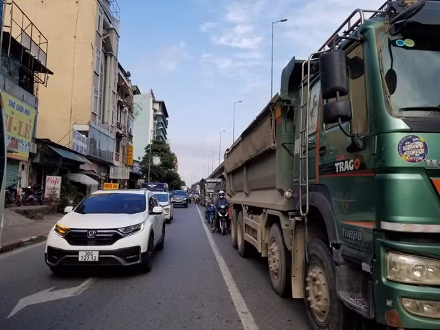 Dù được dự báo số lượng giao thông tăng vọt trong những ngày này, tuy nhiên giao thông cơ bản ổn định. (Ảnh: Đại Đoàn Kết)