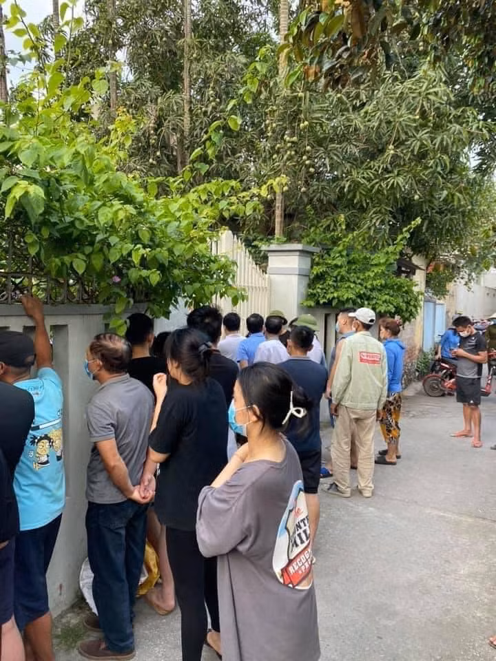 Con trai nghi ngao da cat co me de tu vong-Hinh-2