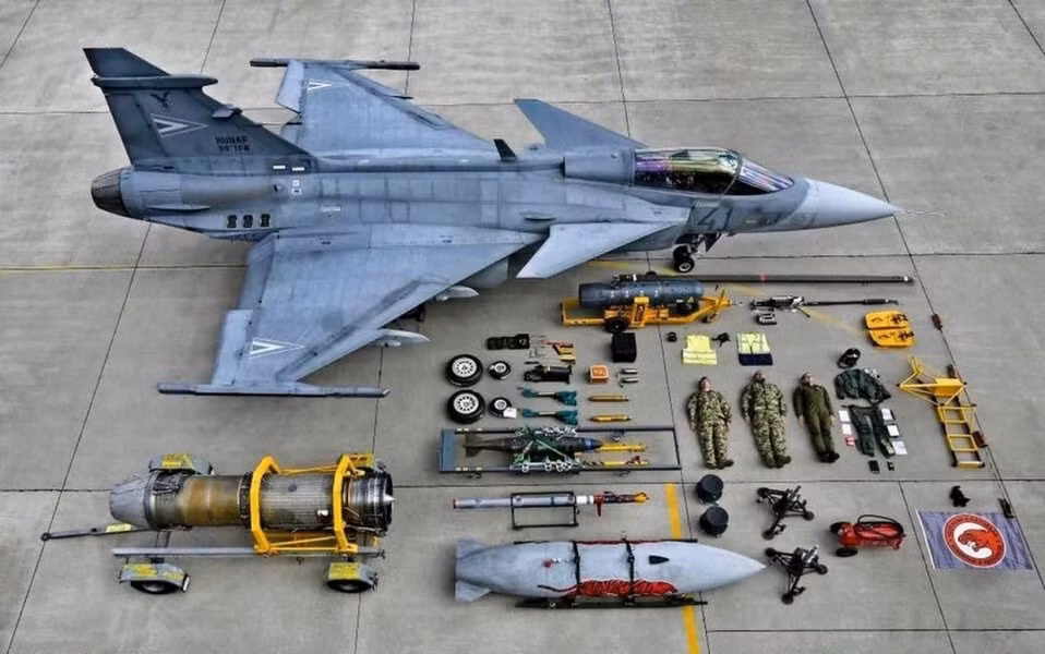 Không chỉ riêng Hungary nhận được tiêm kích JAS 39 Gripen từ Thụy Điển, việc kết nạp quốc gia này vào NATO còn giúp cho Ukraine có cơ hội tiếp cận dòng chiến đấu cơ hạng nhẹ nổi tiếng trên.
