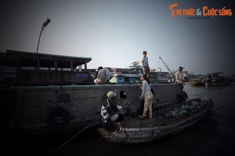  Cái Răng là một địa danh có từ lâu đời của mảnh đất Cần Thơ, được người dân cả nước biết đến qua chợ nổi Cái Răng. Đây cũng là tên gọi một quận của thành phố lớn nhất miền Tây Nam Bộ. Xung quanh tên gọi Cái Răng, có một truyền thuyết ly kỳ được truyền qua nhiều thế hệ.