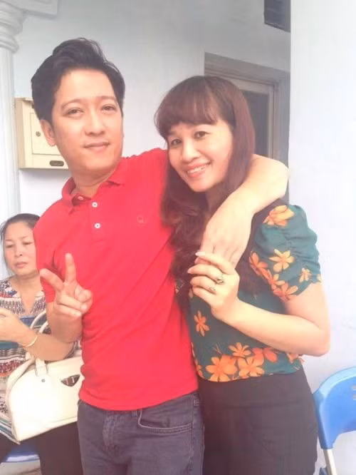 Đến hiện tại, chị vẫn còn giữ mối quan hệ thân thiết với nam MC Trấn Thành, Trường Giang và thỉnh thoảng có tham gia một số liveshow do anh tổ chức.
