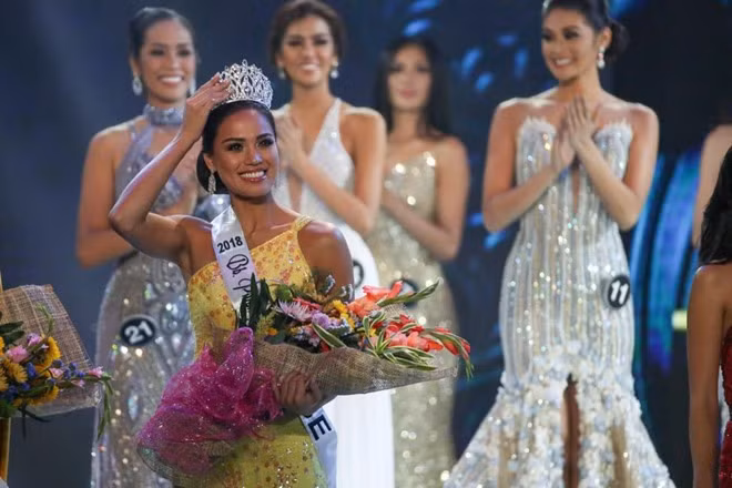 Theo khảo sát điện từ của tờ ABS-CBN, Philippines, người đẹp bóng chuyền đang chiếm 60% phiếu bầu, vượt xa so với các thi sinh còn lại.