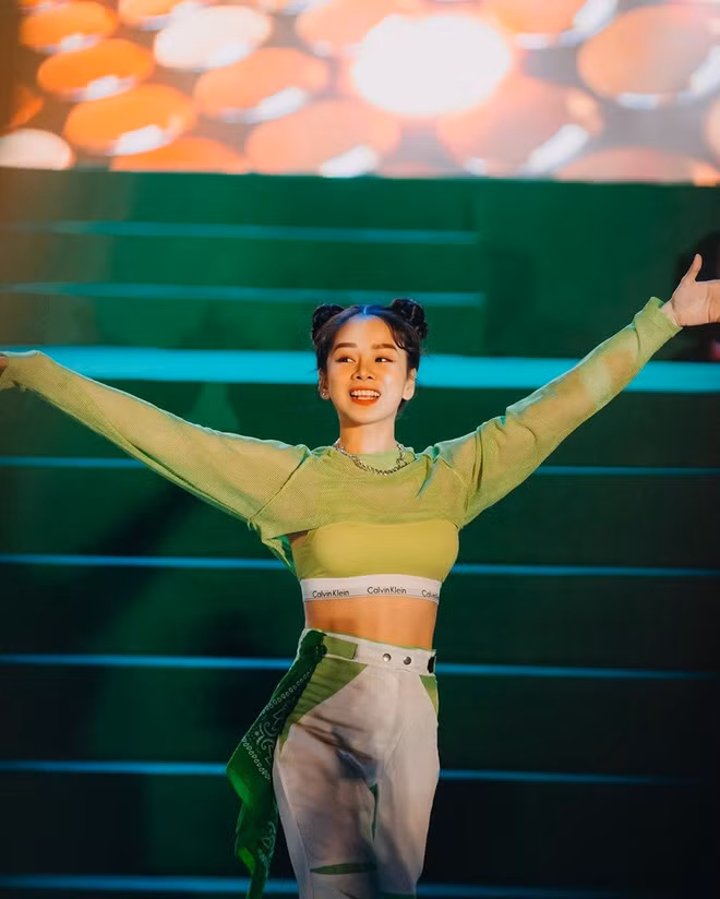Nhan sắc xinh đẹp như búp bê của DJ Mie.