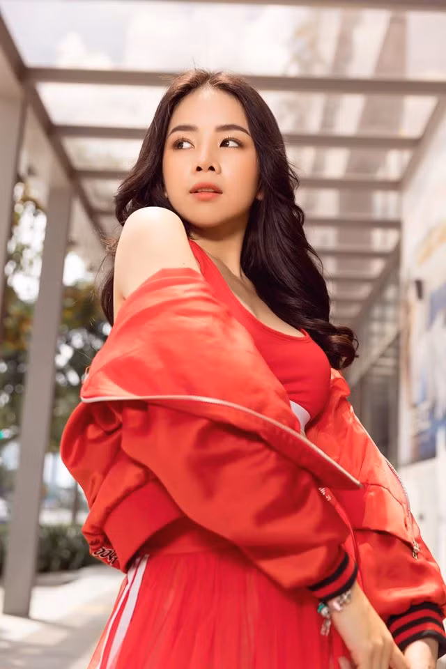 DJ Mie hiện đang là cái tên được quan tâm khi hỗ trợ cho các thí sinh tại Rap Việt.