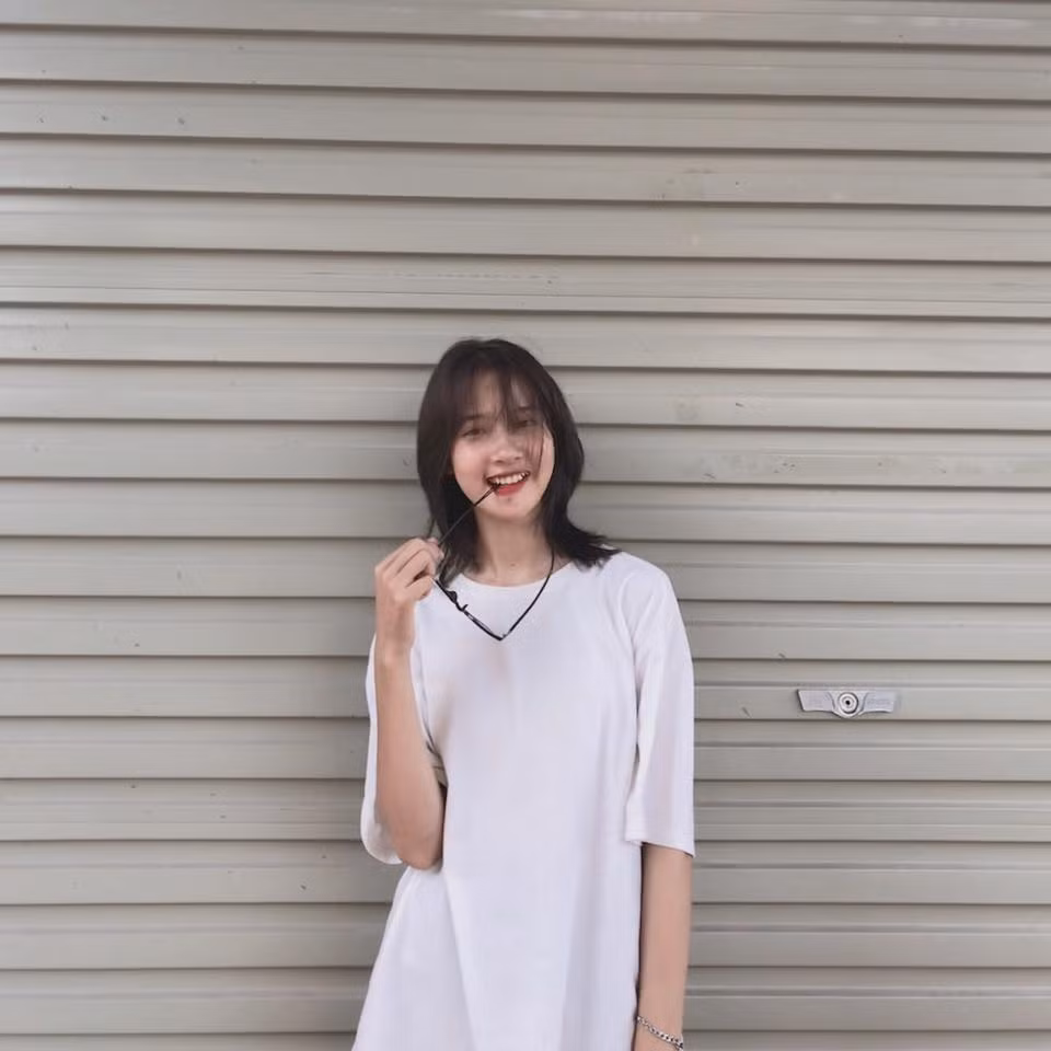Giữa xinh đẹp và thông minh, Thu Trang chọn thông minh với lý do “có quá nhiều người xinh đẹp rồi”.