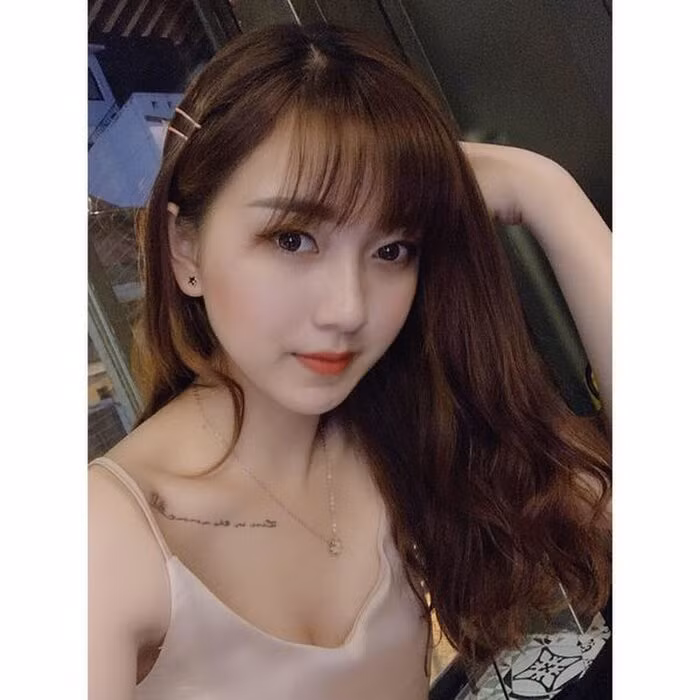 Sau thời gian nổi tiếng, Thuý Ngân cũng đổi phong cách - năng động hơn, gợi cảm hơn.