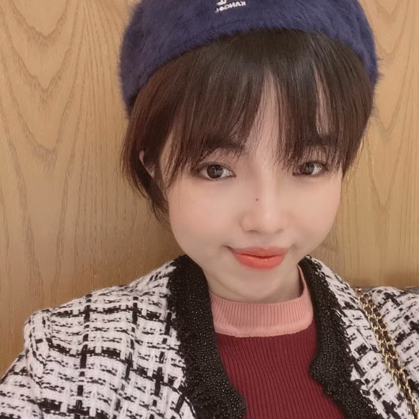 Lily vẫn luôn ở bên cạnh chăm sóc, ủng hộ SofM trên con đường mà cậu đã chọn.
