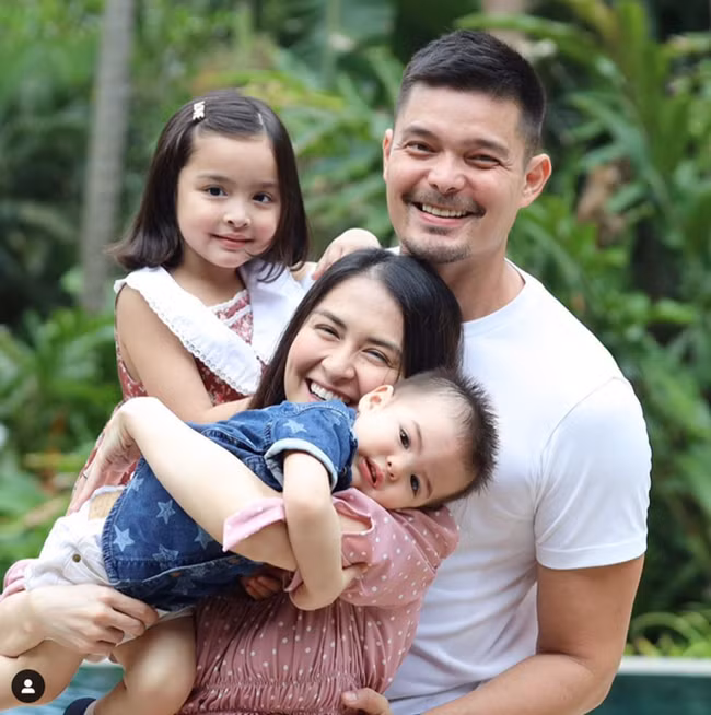 Marian Rivera là nữ diễn viên người Philippines. Bên cạnh sự nghiệp diễn xuất lừng lẫy, Marian còn được ngưỡng mộ bởi cuộc sống hôn nhân viên mãn và nhan sắc hút hồn.