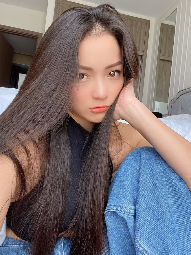 Vẻ đẹp của Thủy Top sau nhiều năm vẫn không thay đổi. Gương mặt nàng hot girl trông rất baby nhưng body lại quyến rũ khó cưỡng.