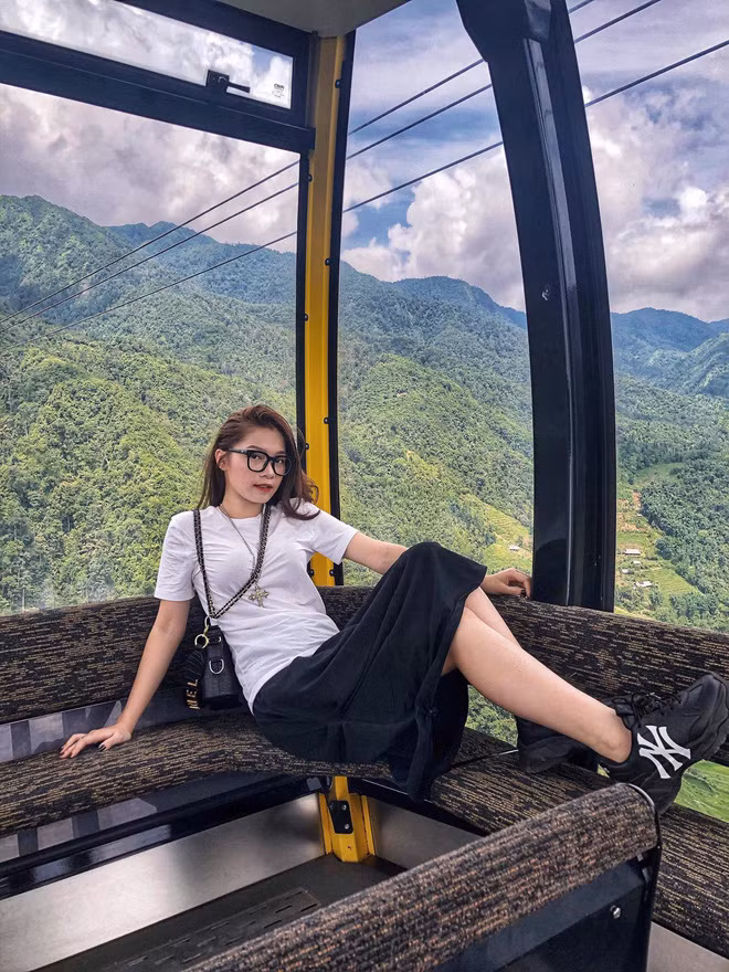 Thần thái, nhan sắc của girl xinh này thực sự khiến người ta không thể rời mắt.