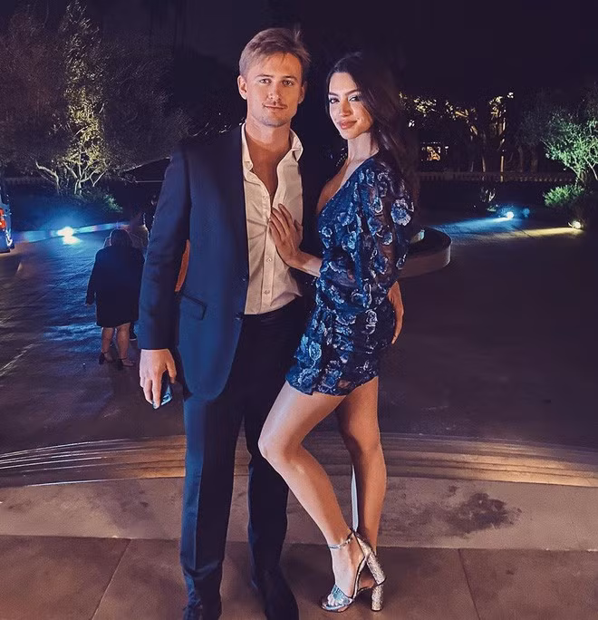 Từ sau khi nổi tiếng đình đám trên MXH Việt Nam, Celine Farach sở hữu lượng fan khủng. Cô nàng thường xuyên cập nhật hình ảnh đời thường trên Instagram.
