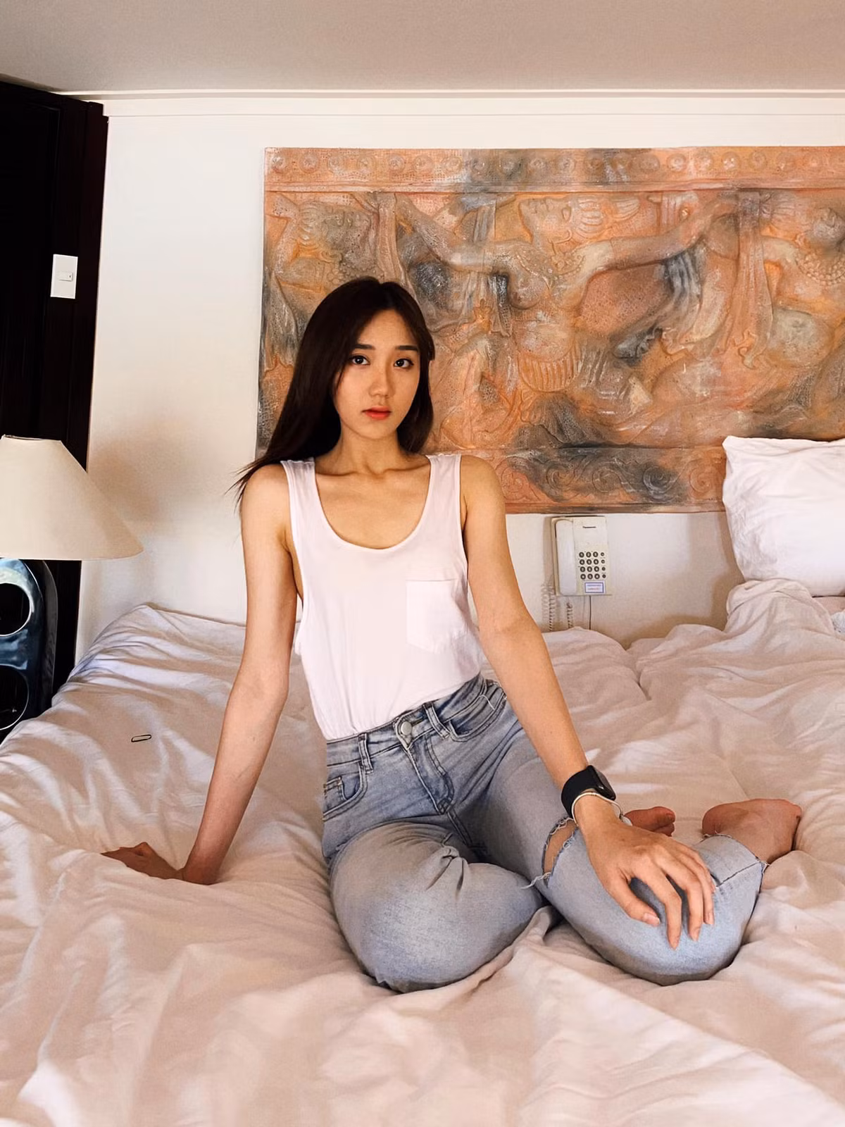 Hiện trang cá nhân của Mina Young có hơn hàng trăm ngàn người theo dõi, mỗi bức ảnh hay video đều nhận được lượt tương tác cao.