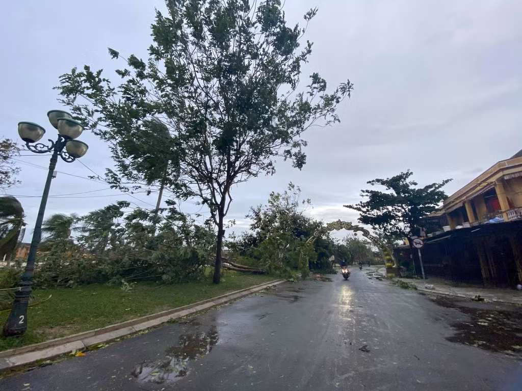 Vừa qua, bão số 9 ảnh hưởng nặng nề tới nhiều địa điểm du lịch ở miền Trung, trong đó có phố cổ Hội An (Quảng Nam).