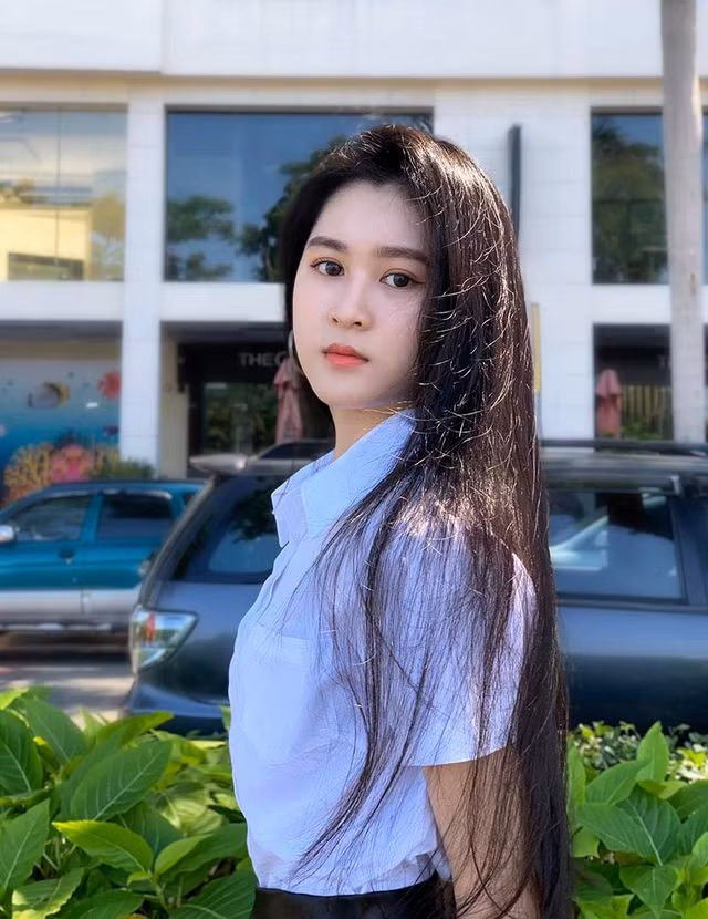 Võ Lê Tố Uyên nhận được nhiều lời nhận xét rằng cô có nét đẹp như diễn viên Hoa ngữ. Trước điều này, Tố Uyên cảm thấy vui vẻ và nói rằng, được là chính mình mới là điều quan trọng nhất.