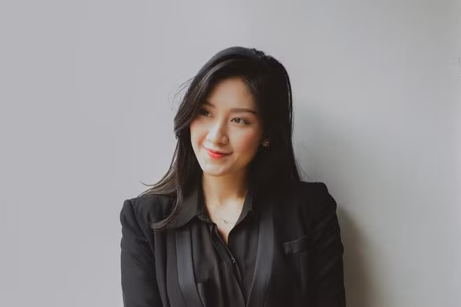 Cô nàng thường xuyên có mặt ở các hiện trường tìm kiếm cứu nạn, thu thập tin tức về các cán bộ chiến sĩ mất tích ở thủy điện Rào Trăng 3.