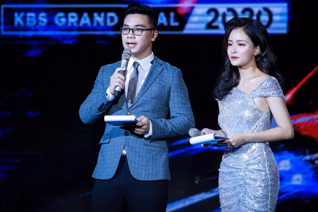 Đến nay, cô nàng 22 tuổi đã có cơ hội dẫn dắt nhiều thể loại khác nhau như các chương trình trải nghiệm SVietnam, VTVTravel, VVietnam, Nét đẹp dân gian, Dặm dài Đất nước; chương trình chính luận Vì trẻ em; show giải trí Đẹp 24/7 phát trên VTV2...