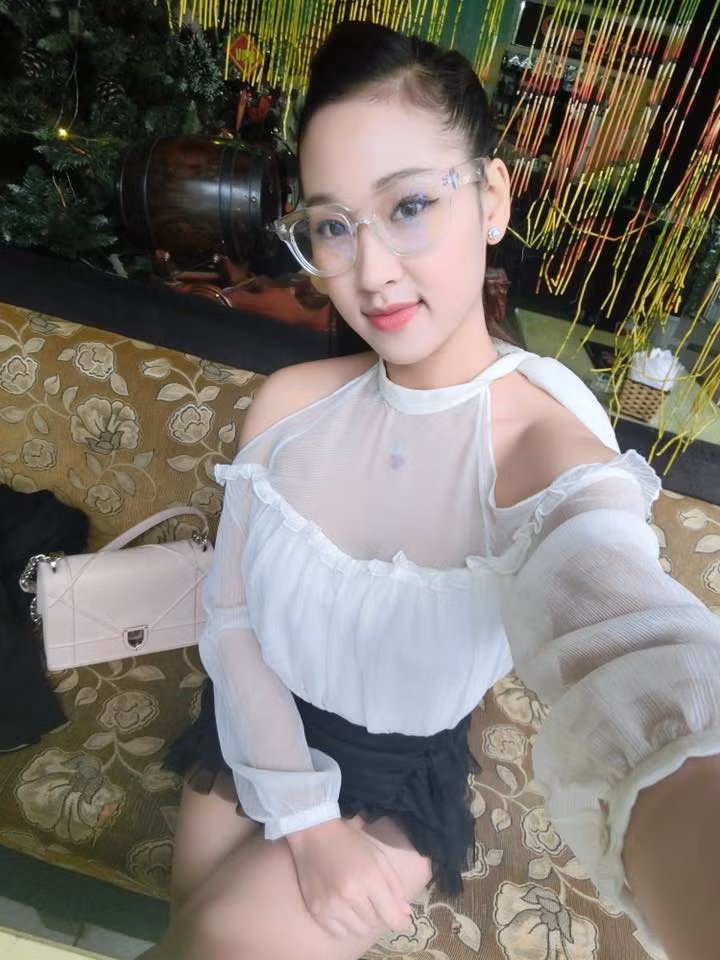 Hiện tại, ngoài làm marketing sản phẩm công nghệ, Thanh Mai còn là chủ của một shop thời trang tại Hà Nội.