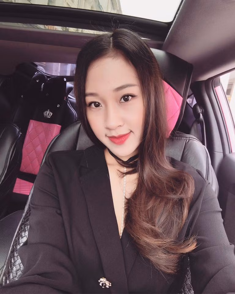 Hiểu được tài năng, sự giàu có và cuộc sống hạnh phúc của Thanh Mai, dân mạng Việt lại càng thêm ngưỡng mộ, quý mến bà mẹ hai con xinh đẹp này.
