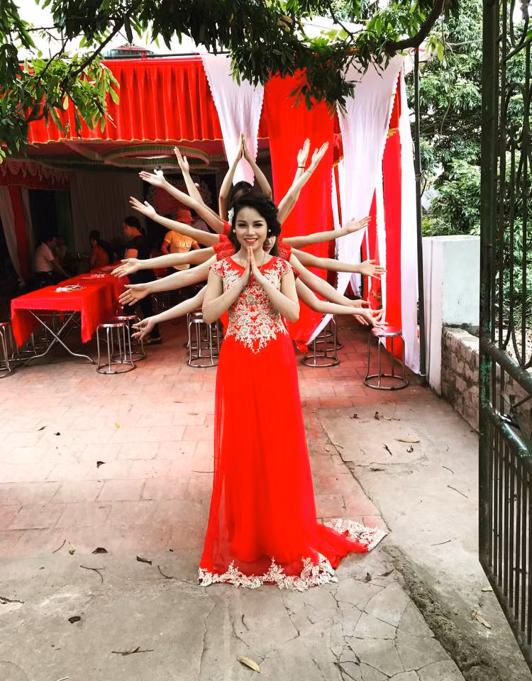 Nữ DJ đắt show nhất Hà thành “lầy lội” trong ngày ăn hỏi Nu DJ dat show nhat Ha thanh “lay loi” trong ngay an hoi
