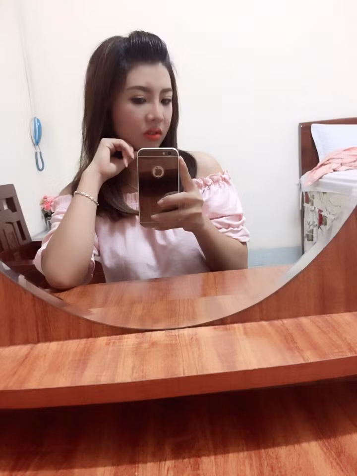 Đây không phải là lần đầu tiên Quách Phượng phải đối mặt với những phản ứng trái chiều hướng về mình. Một khi đã quyết định công khai hình ảnh của mình lên mạng, Phượng cũng đã chuẩn bị tư tưởng để đối mặt với những lời khen chê, thậm chí chửi rủa của dư luận.