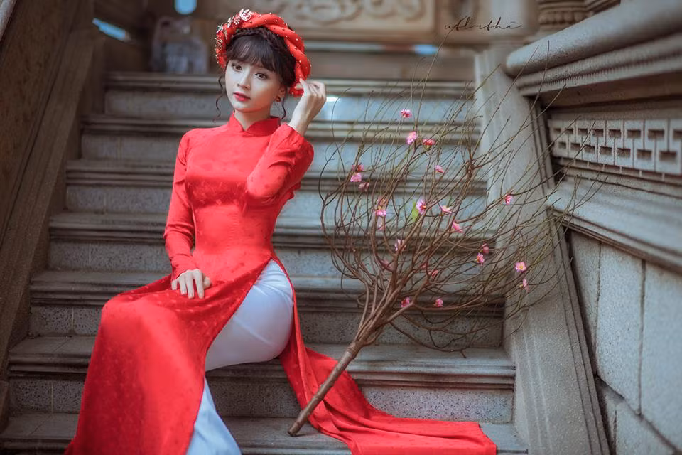 Hot girl sinh năm 1994 hiện sở hữu trang Facebook cá nhân có hơn 140.000 người theo dõi. Ảnh NVCC: Trương Nghĩa, Nguyễn Trọng Qúy, Lê Hoàng Sơn Hồ/ Make up: Giang Trương.