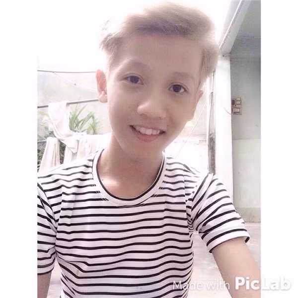 10X “chuyen gioi mot phan” khoe nguc day, eo thon o be boi
