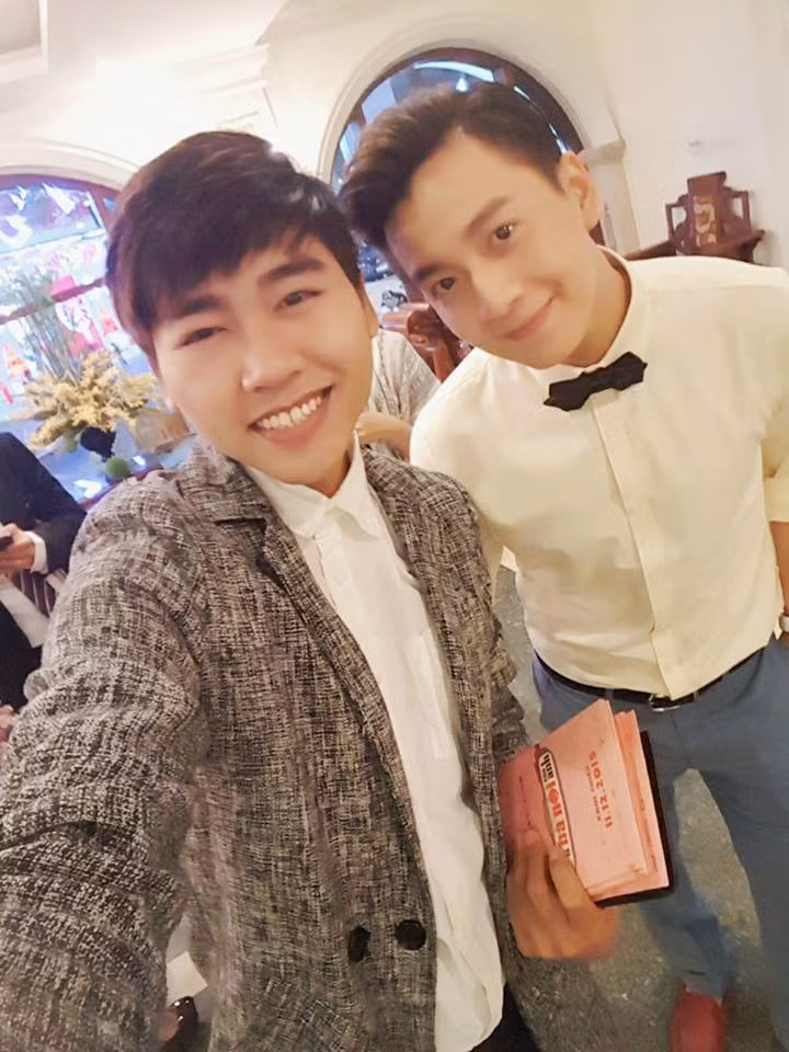 Cư dân mạng soi vào biệt danh Sơn Paris để châm chọc chàng trai này. Thậm chí một phong trào đặt nickname có tên các thành phố ở sau đã xuất hiện từ cái tên Sơn Paris "đình đám". Biệt danh "hot boy tự phong" cũng xuất phát từ đây.
