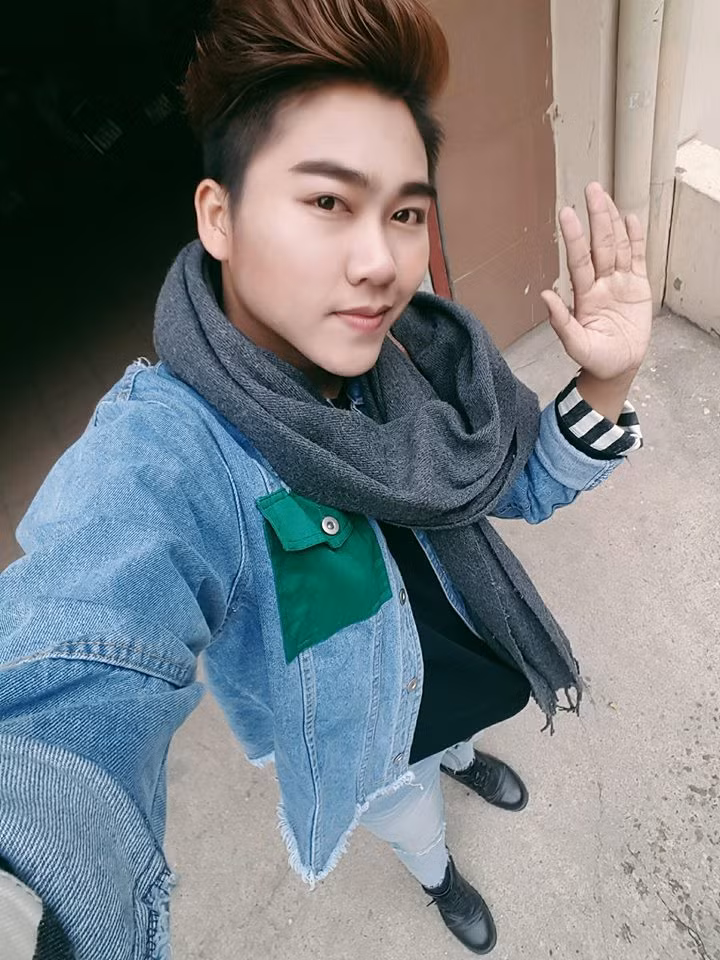 Ngoại hình của Sơn Paris - Nguyễn Ngọc Sơn cũng ngày một xứng với danh xưng "hot boy" hơn.