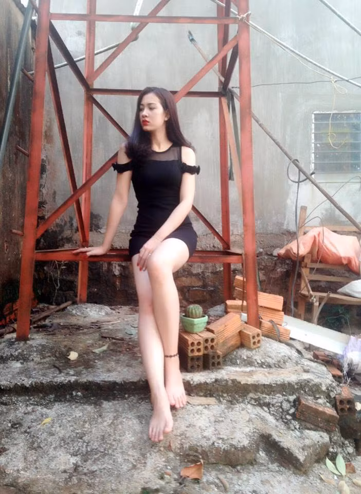 Tham gia Hoa hậu Hoàn vũ Việt Nam, Thủy Tiên quan niệm rằng: "Sống là cho đâu chỉ nhận riêng mình".