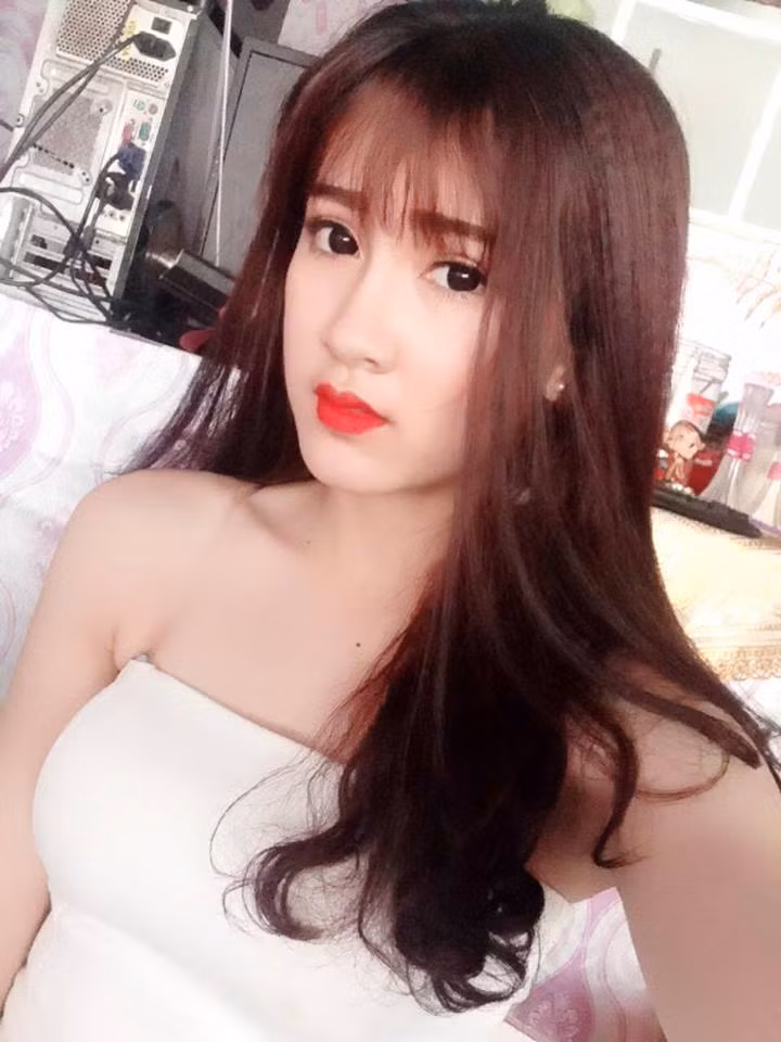 Đến với cuộc thi này, Thủy Tiên đang đầu tư thời gian chuẩn bị kiến thức xã hội, tập catwalk, và rèn luyện hình thể để tự tin tham gia chinh phục đỉnh cao nhan sắc. Ảnh: FBNV.