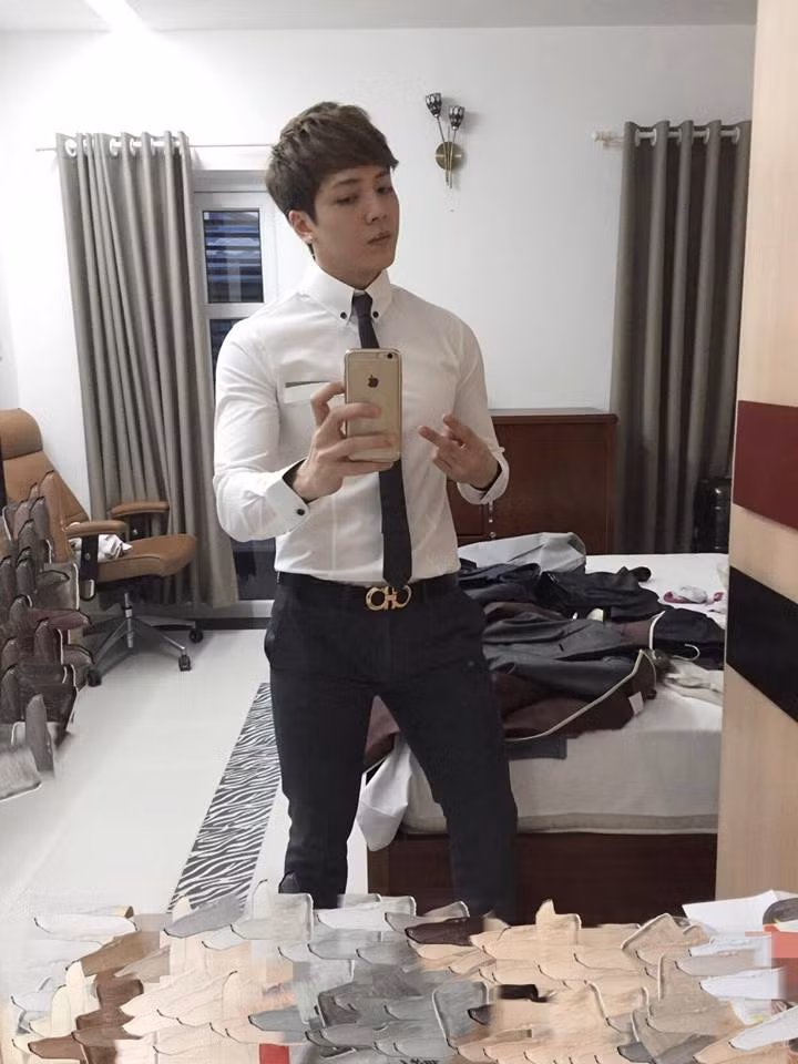 Được biết, anh chàng hot boy đẹp trai như tài tử này có tên Phạm Tùng Anh, 30 tuổi, đến từ TP HCM.