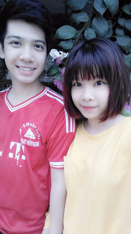 "Hai đứa cùng nhau nói ra như thế mới biết được là số phận đã an bài cho mình được gặp nhau. Cho dù lần đầu tiên mình không quen nhau, thì sẽ có lần gặp gỡ thứ 2 để mình quen biết nhau, nói chuyện với nhau và yêu nhau", Nguyễn Trang hạnh phúc bày tỏ.