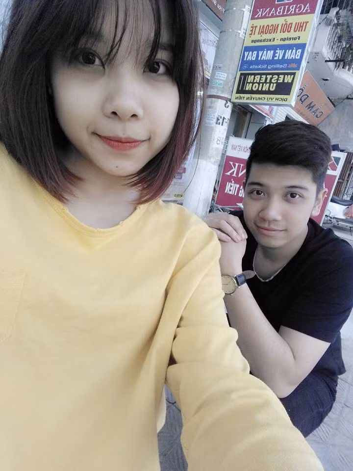 Sau lần đó, Trang về nhà nhưng cũng không mảy may nghĩ gì đến anh chàng phụ xe bus hôm đó nữa. Tưởng thế là hết nhưng không ngờ, một tuần sau đó, Trang bắt xe bus lên trường xem điểm cho em trai thì lại gặp anh chàng phụ xe Minh Đức. Lần này sung sướng lắm, cô nàng quyết tâm "thả thính" bằng câu chào cùng nụ cười tươi và cũng được anh chàng đáp lại.