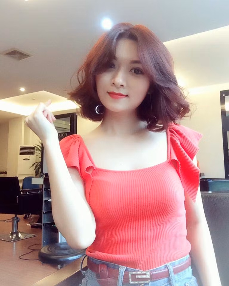 Mặc dù khá "sốc" khi mới đây bỗng nhiên bị "đào bới" chuyện quá khứ cùng những lời lẽ không hay của một số cư dân mạng nhưng Bích Cherry vẫn cố gắng bỏ ngoài tai và khẳng định: "Mình có làm gì đâu mà phải sợ".