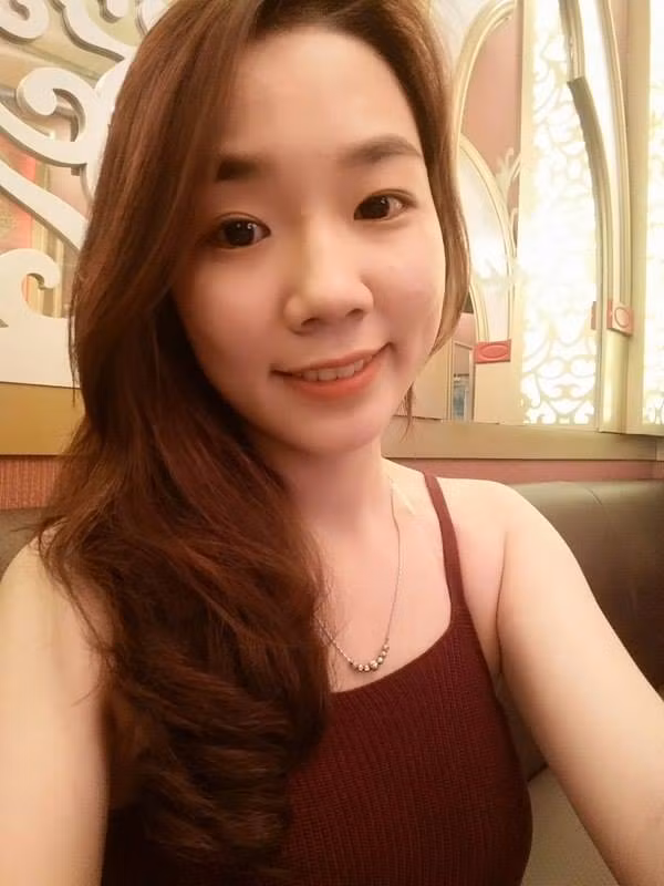 Nu sinh 9X bi tat axit chan dong Sai Gon gio ra sao?