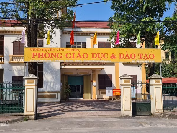 Cty Hanh Tinh Xanh “doc dien” trung thau khung, sieu tiet kiem: Lanh dao Phong GD&DT bao ban...im lang kho hieu?