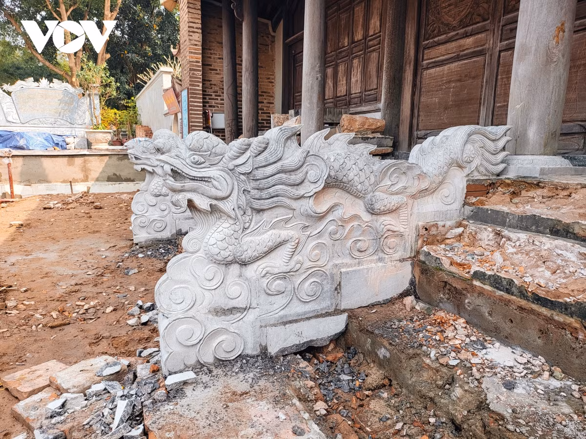 Không chỉ riêng việc chặt hạ cây đa, người dân còn đang quan tâm đến các hạng mục được tu sửa lần này.
