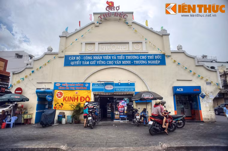 Với những cư dân sinh sống lâu đời ở Thủ Đức, khu chợ là biểu tượng của một vùng đất có bề dày lịch sử đáng tự hào.