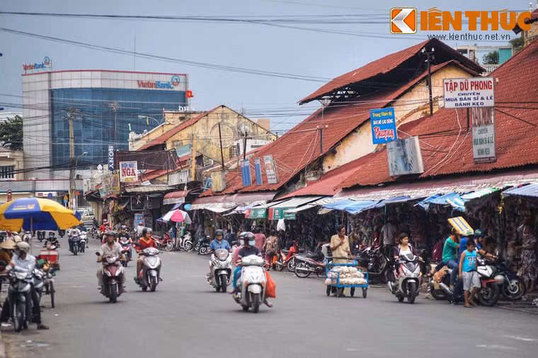 Xét trên quy mô và vị trí địa lý, đây là một khu chợ lớn và quan trọng của Nam Bộ thời xưa.