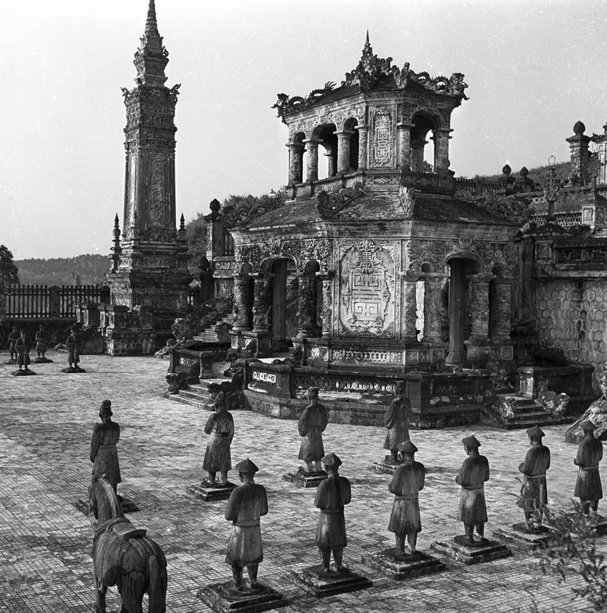 Lăng Khải Định.