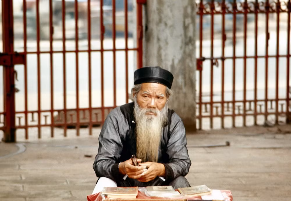 Thầy bói trong Lăng Ông.